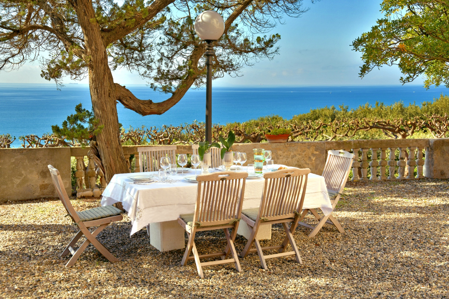 Terrasse der Villa Sorriso mit Meerblick